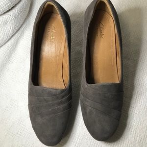 Clarks Delsie Joy Suede Pumps